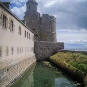 Restauration de la tour des fortifications de Tatihou dans la Manche par Ylex Architecture