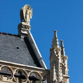 Restauration des sculptures de l'église Notre dame de Carentan par Ylex Architecture